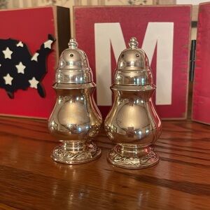 Vintage Oneida Silver Plated Salt and Pepper Shakers